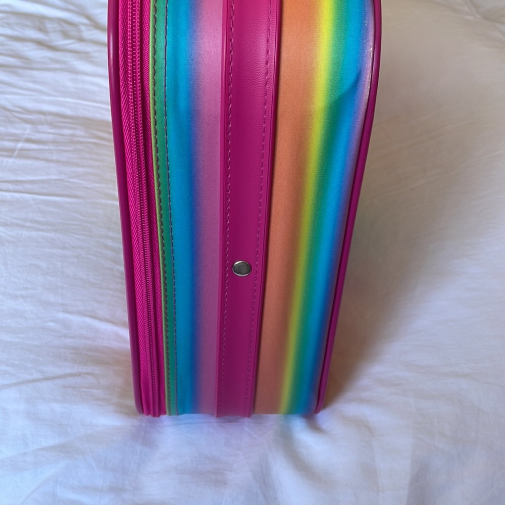 Hello Kitty Suitcase - Picture 5 of 16